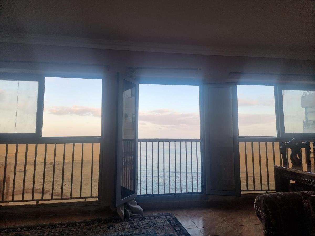 Panoramic Sea View Zamzm Flat Miami Family شقة فندقية زمزم بانورما بشاطئ ميامي - الاسكندرية صف اول مباشر علي بحر - عائلات فقط Alexandrie Extérieur photo